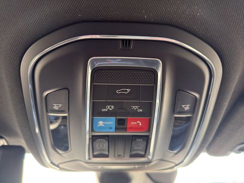 Used 2024 Jeep Grand Cherokee Laredo X w/ Luxury Tech Group I image 23