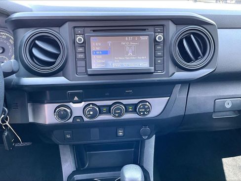 Used 2019 Toyota Tacoma SR AWD/4WD image 7
