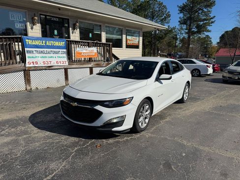 Used 2019 Chevrolet Malibu LT FWD image 1
