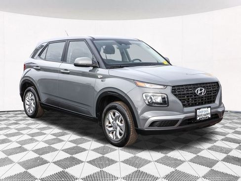 Certified 2023 Hyundai Venue SE image 8
