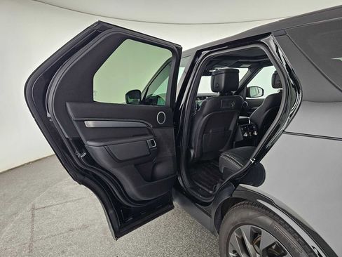 Used 2024 Land Rover Discovery Dynamic SE image 16