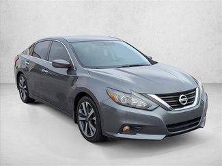 Used 2017 Nissan Altima 2.5 SR video 3