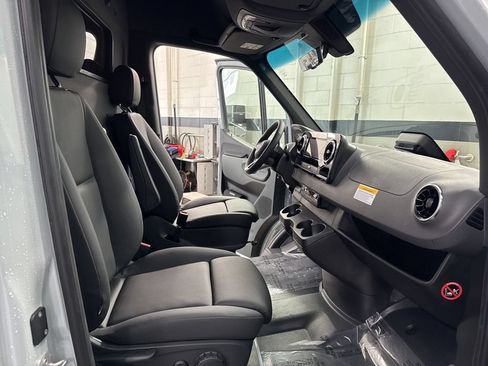 New 2026 Mercedes-Benz Sprinter 2500 image 18