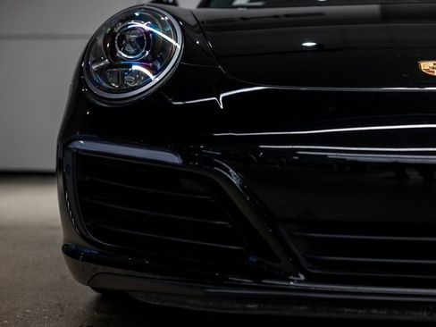 Used 2018 Porsche 911 Carrera image 9
