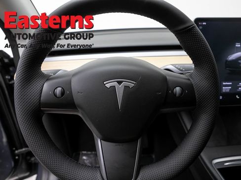 Used 2022 Tesla Model Y Long Range AWD/4WD image 10