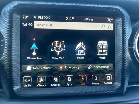 Used 2022 Jeep Wrangler Unlimited Sahara AWD/4WD image 17