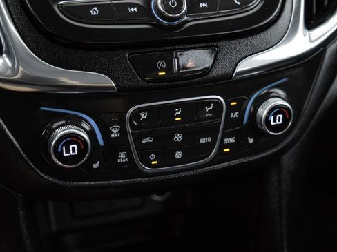 Used 2022 Chevrolet Equinox LT w/ Driver Convenience Package image 23