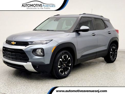 Used 2021 Chevrolet TrailBlazer LT FWD image 1