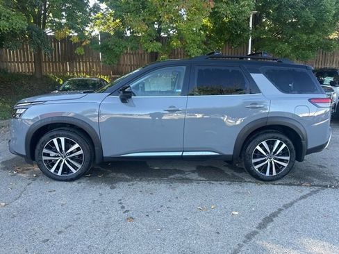 New 2025 Nissan Pathfinder Platinum w/ Lighting Package (N92) image 4