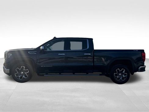 Used 2022 GMC Sierra 1500 SLT w/ SLT Premium Plus Package image 2