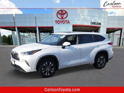 Used 2022 Toyota Highlander XLE