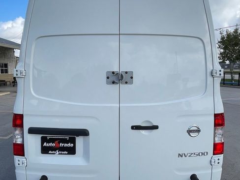 Used 2020 Nissan NV 2500 SV image 10