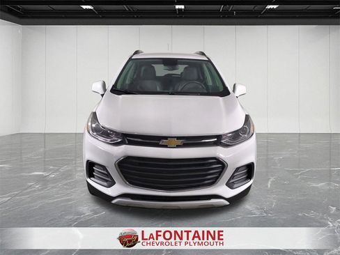Certified 2022 Chevrolet Trax LT w/ LT Convenience Package image 3