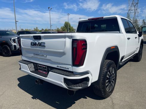 New 2025 GMC Sierra 2500 Denali Ultimate w/ Max Trailering Package image 5