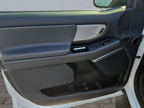 Used 2025 Ford Expedition Max Active image 10