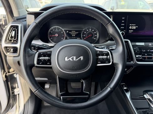 Certified 2022 Kia Sorento S w/ Panoramic Sunroof Package FWD image 19