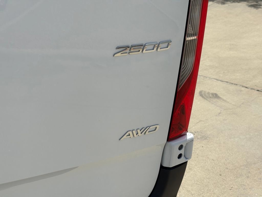 Used 2025 Mercedes-Benz Sprinter 2500 image 9