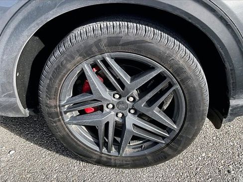 Used 2025 Ford Explorer ST-Line w/ ST-Line Street Pack image 8