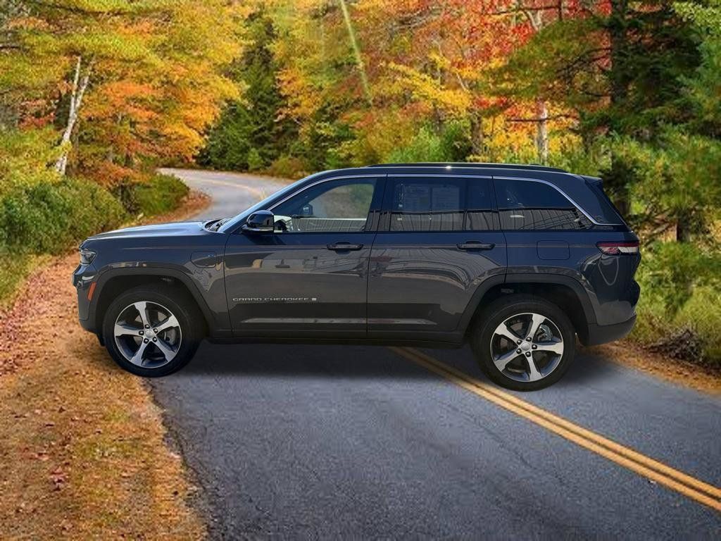Used 2024 Jeep Grand Cherokee Limited 4xe AWD/4WD image 8