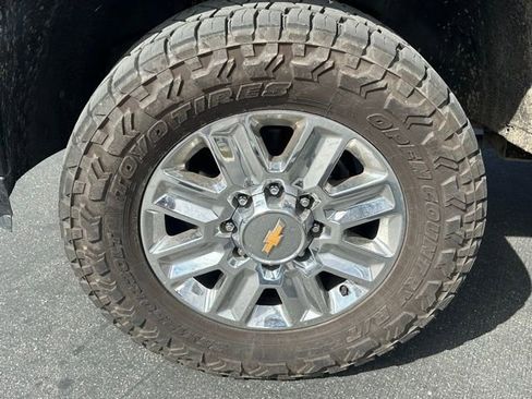 Used 2024 Chevrolet Silverado 3500 High Country w/ Technology Package AWD/4WD image 32