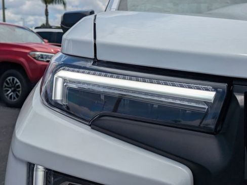 New 2025 GMC Canyon Elevation w/ Convenience Package image 10