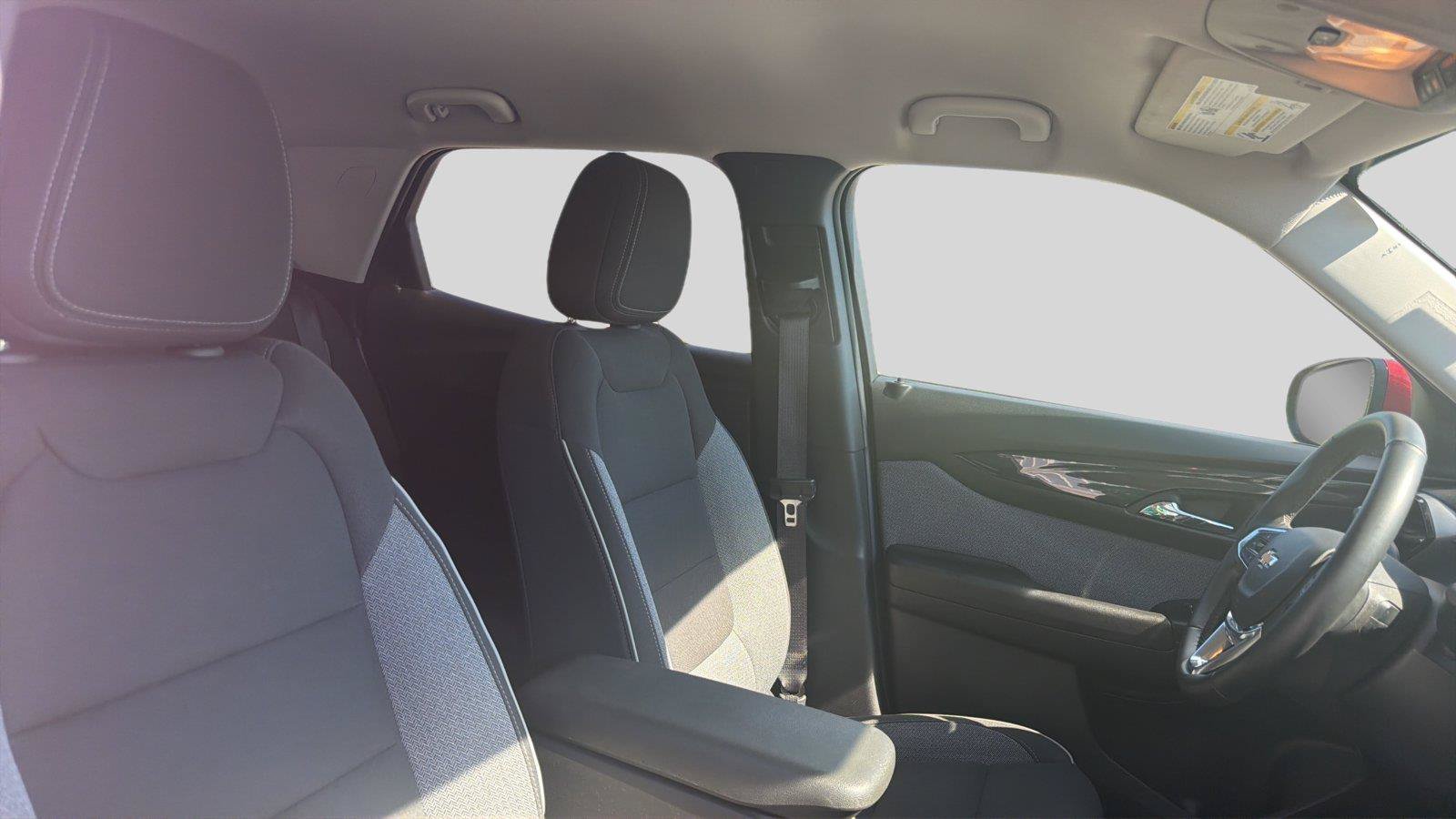 Used 2024 Chevrolet TrailBlazer LT w/ LT Cold Weather Package FWD image 22