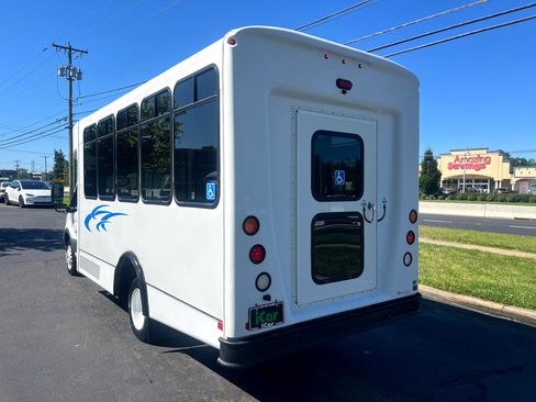 Used 2018 Ford Transit 350 T-350 DRW 156 WB 10360 GVWR w/ Shuttle Bus Prep Package image 11