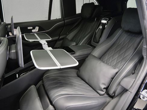 Used 2025 Mercedes-Benz Maybach GLS 600 4MATIC image 16