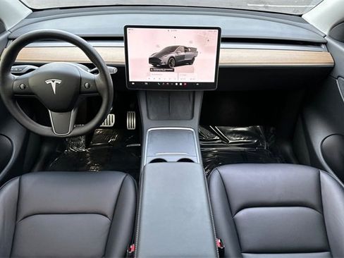 Used 2022 Tesla Model Y Performance image 14