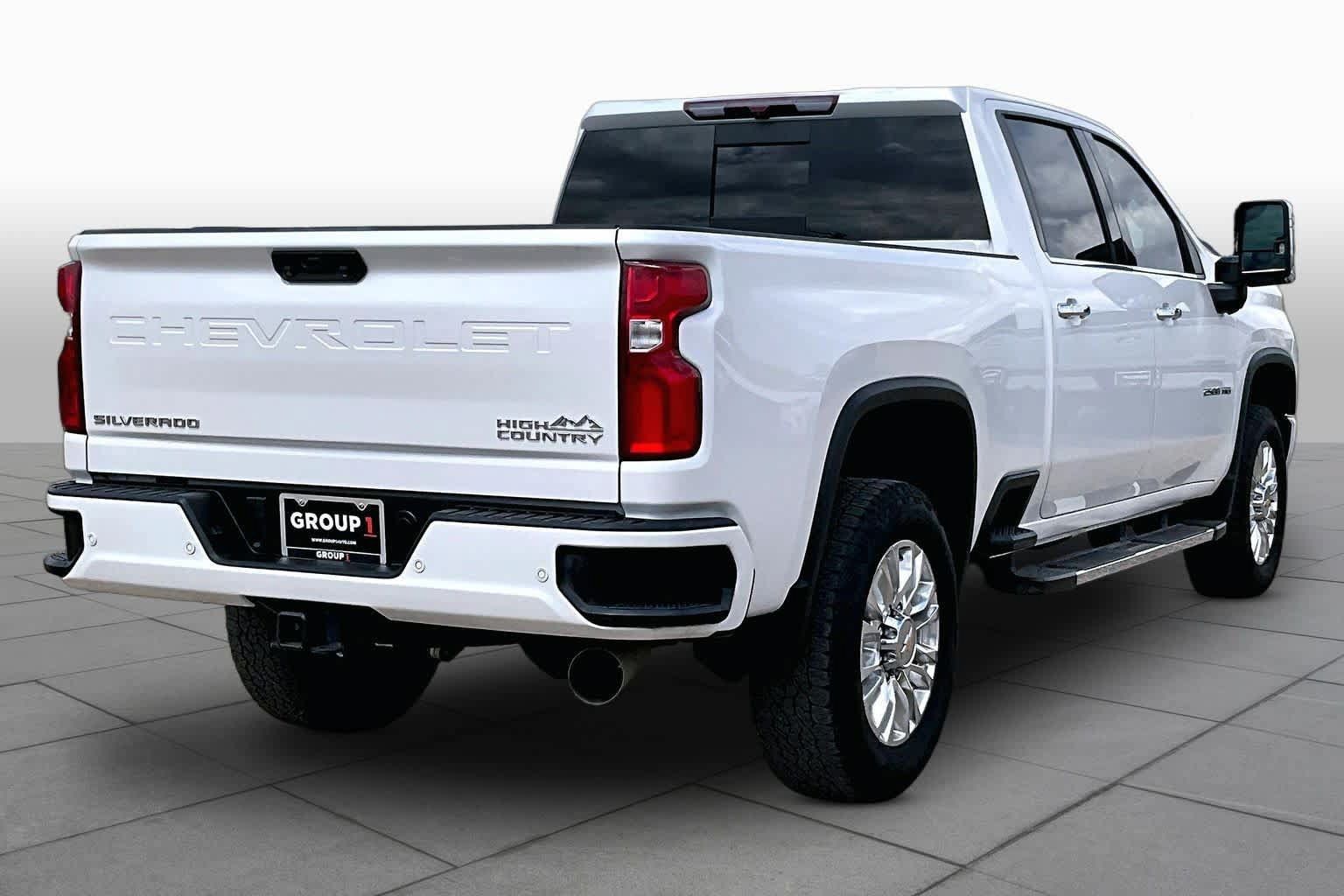 Used 2023 Chevrolet Silverado 2500 High Country w/ Z71 Off-Road Package AWD/4WD image 13