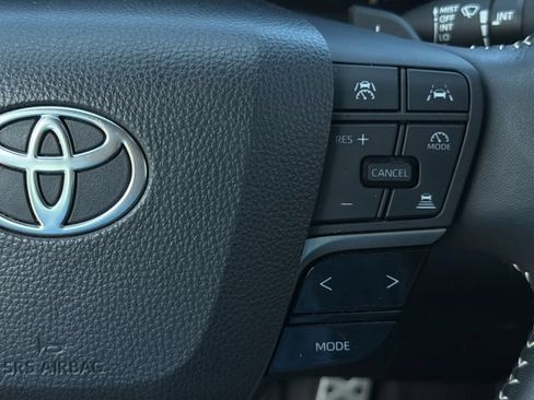 Used 2025 Toyota Camry SE FWD image 30