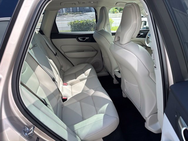 Used 2023 Volvo XC60 B5 Plus w/ Climate Package AWD/4WD image 13