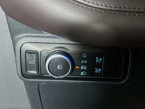 Used 2025 Ford Explorer Platinum w/ LUX Leather Package image 17