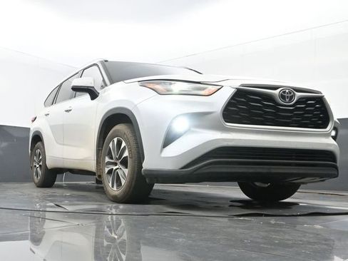 Used 2026 Toyota Highlander XLE image 9