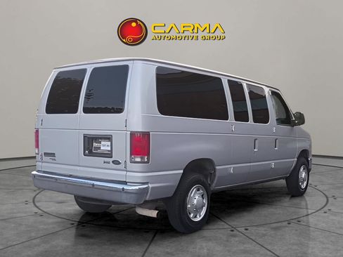 Used 2014 Ford E-350 and Econoline 350 XLT image 7