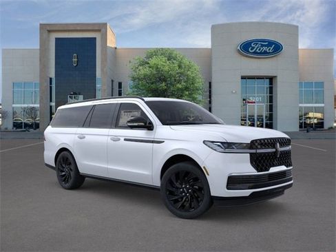 New 2025 Lincoln Navigator L Reserve w/ Jet Appearance Package image 7