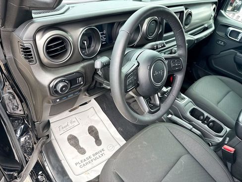 Used 2023 Jeep Wrangler Unlimited image 10