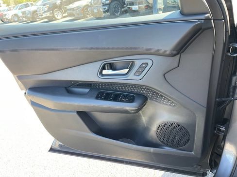Certified 2023 Nissan Ariya FWD image 20