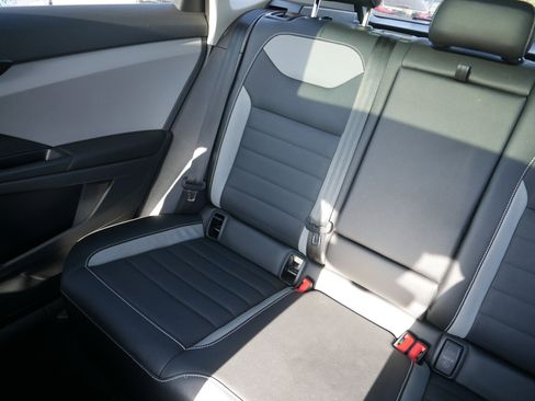 Used 2023 Volkswagen Taos SEL image 12