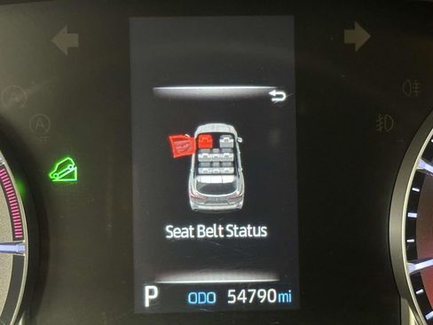 Used 2020 Toyota Highlander LE image 31