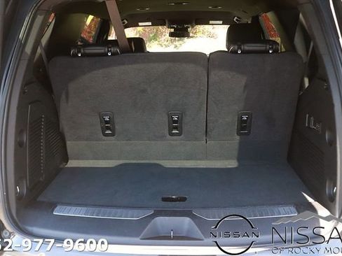 Used 2024 Chevrolet Tahoe Premier RWD image 17