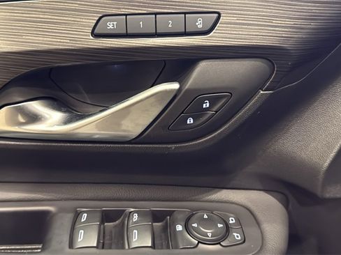 Used 2022 GMC Terrain SLT w/ Tech Package image 22