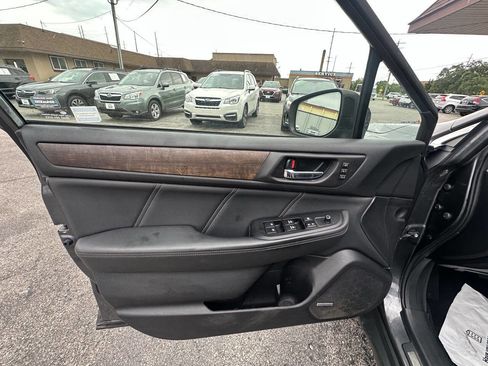 Used 2018 Subaru Outback 2.5i Limited w/ Popular Package #2 image 10