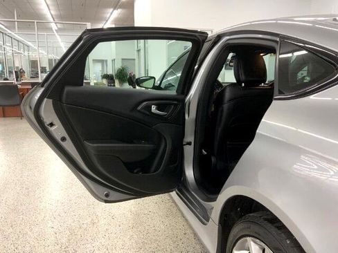 Used 2016 Chrysler 200 S image 27