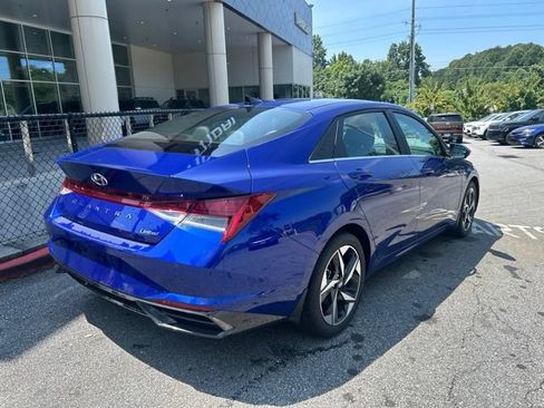 Used 2022 Hyundai Elantra Limited FWD image 6