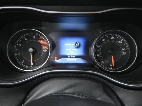 Used 2020 Jeep Cherokee Trailhawk w/ Comfort/Convenience Group AWD/4WD image 14
