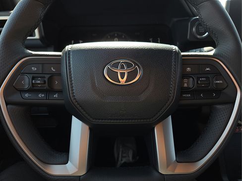 New 2026 Toyota 4Runner SR5 AWD/4WD image 25