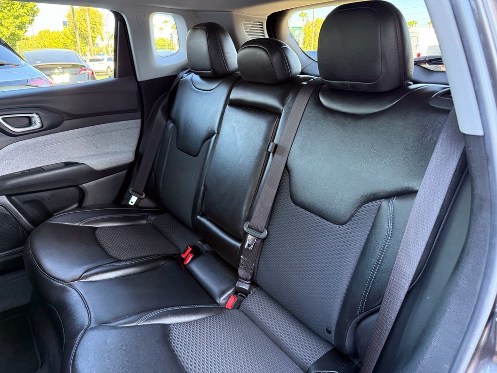 Used 2022 Jeep Compass Latitude w/ Convenience Group FWD image 12
