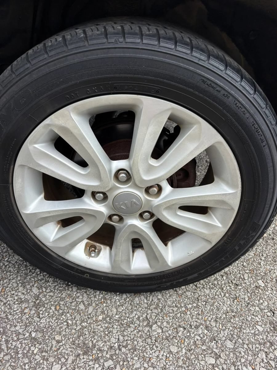 Used 2012 Kia Soul + FWD image 21
