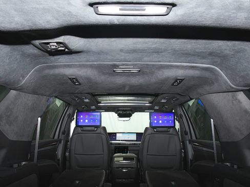 Used 2026 Cadillac Escalade ESV Platinum Sport w/ LPO, ONYX Package AWD/4WD image 76